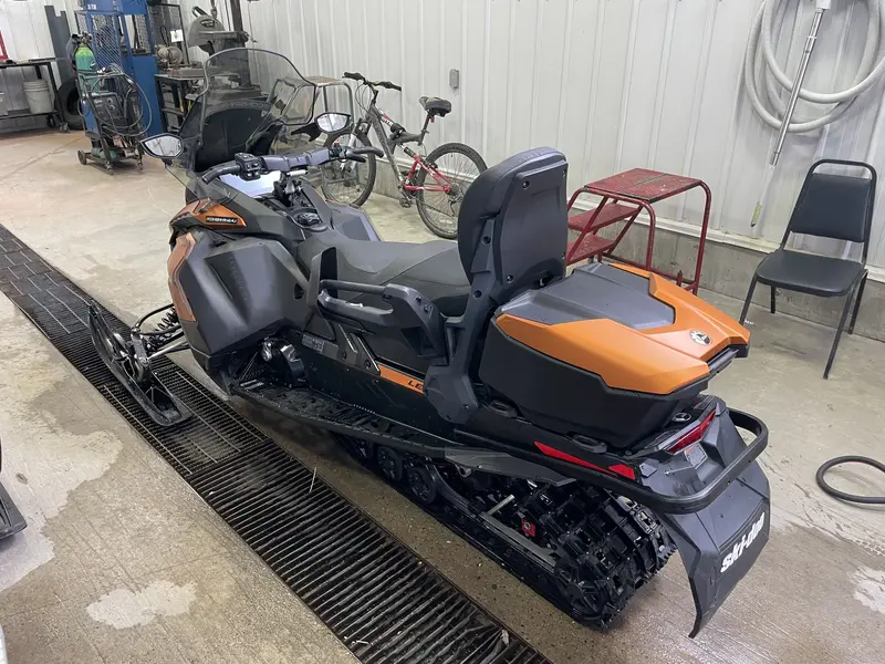 2025 Ski-Doo Grand Touring LE 900 ACE Turbo R
