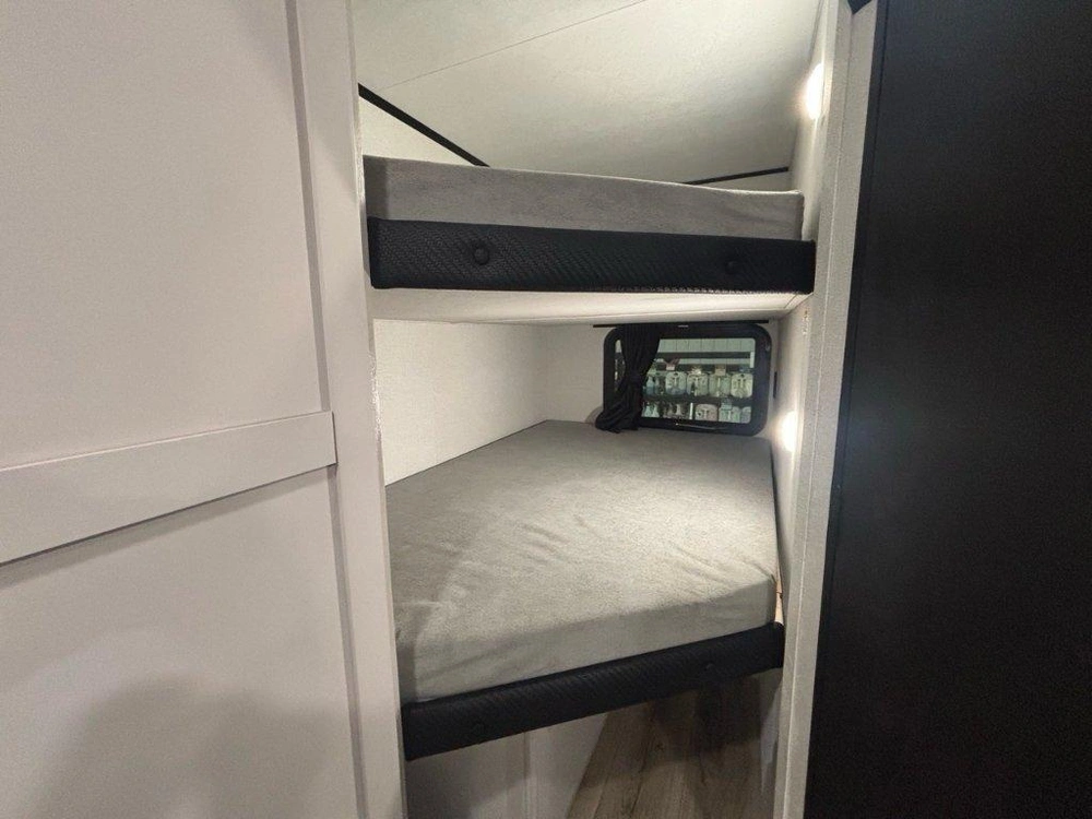 Jayco Jay Feather 26bhsl 2026 alt