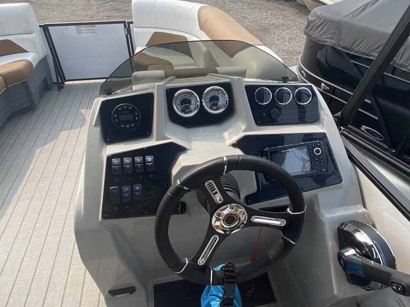 2023 Legend Boats E-series 21 Cruise alt
