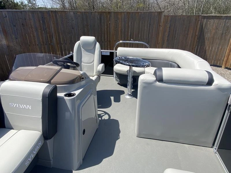 2025 Sylvan Mirage Cruise 818 Cruise alt