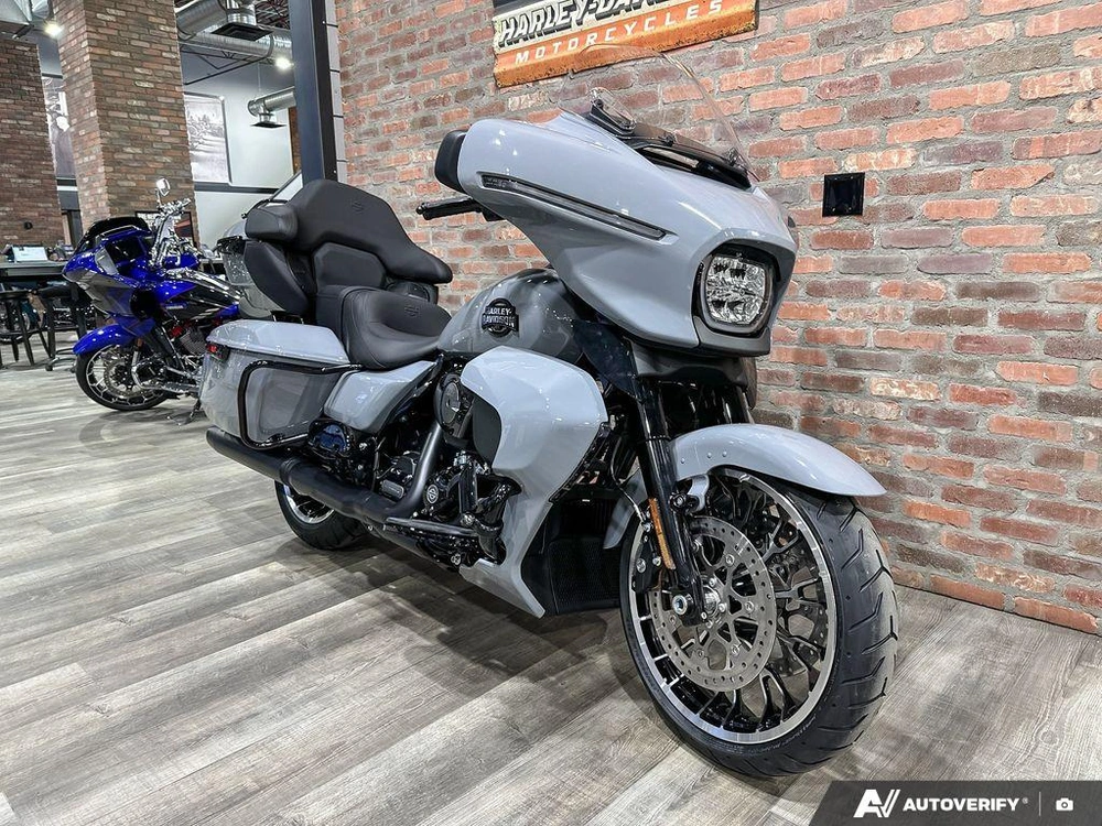2026 Harley-davidson Street Glide Limited alt