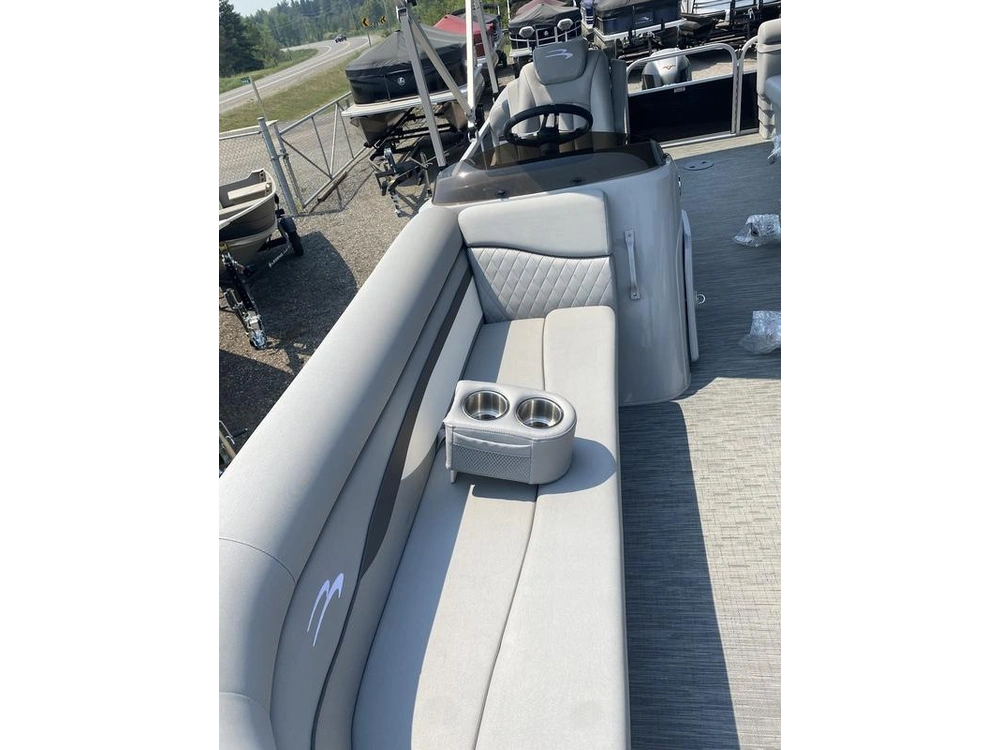 2023 Bennington Marine 20 Svsr alt