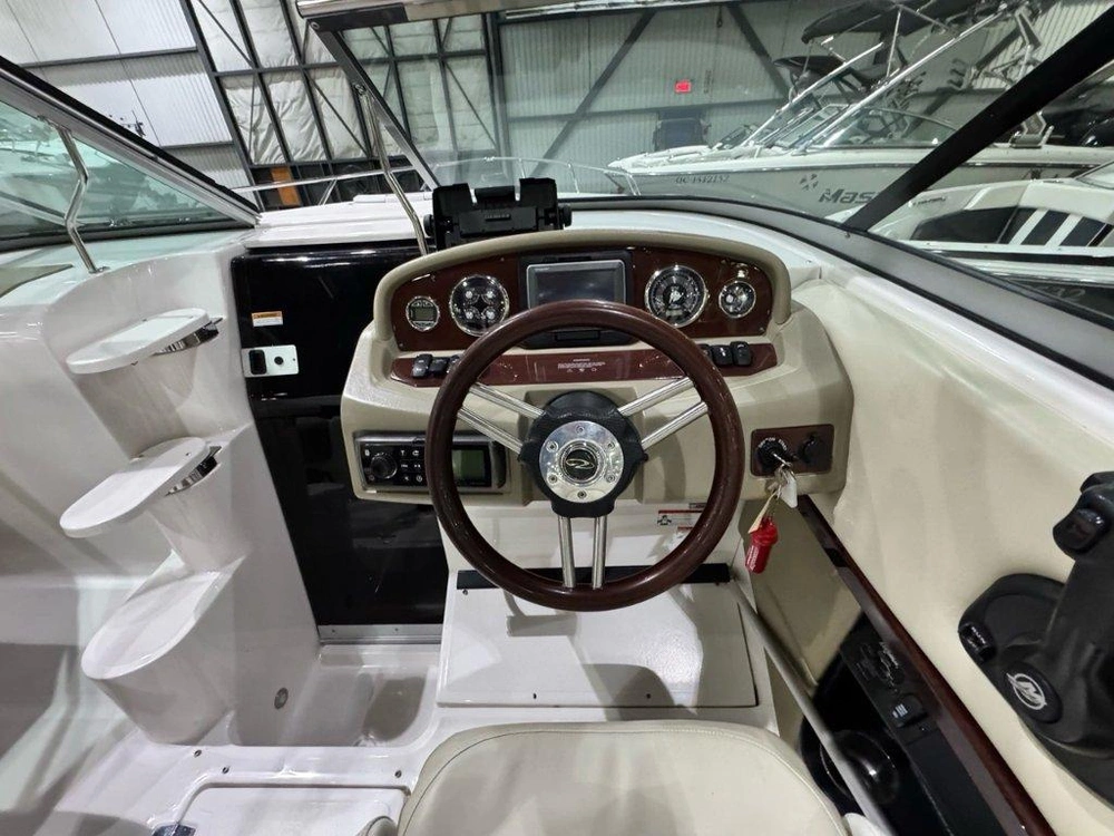 2011 Regal 2550 alt