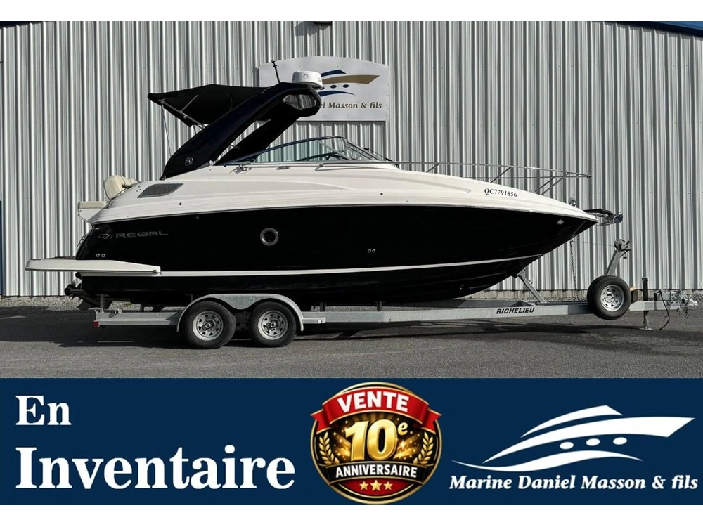 Regal 28 Express 2021 alt