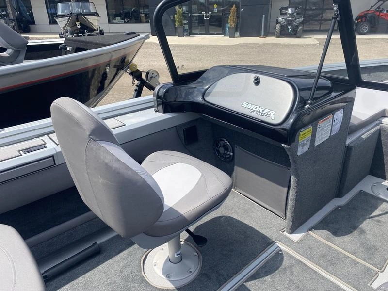 2025 Smoker-craft Ultima 172 alt