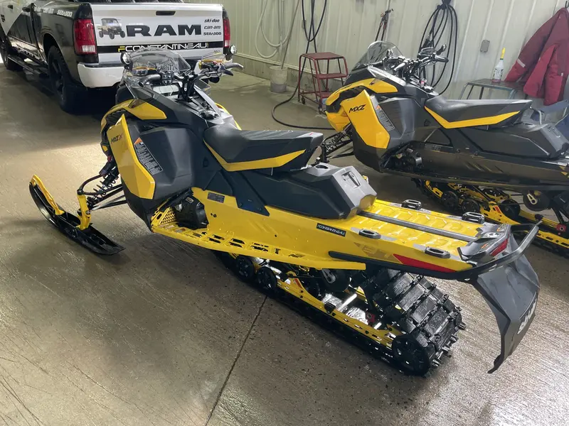 2024 Ski-Doo MXZ X 850 E-Tec 137