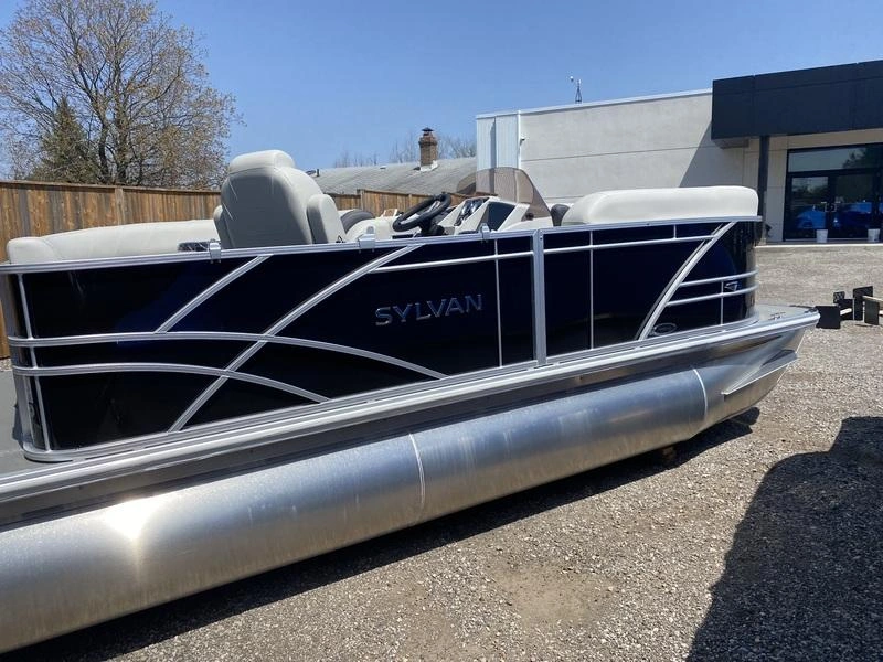 2025 Sylvan Mirage Cruise 818 Cruise alt