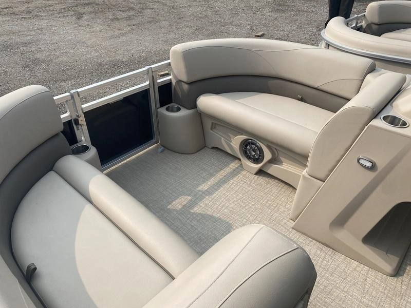 2023 Legend Boats Q-series Le 19 Lounge alt