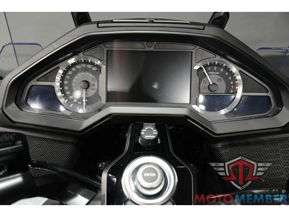 2025 Honda Gold Wing Tour alt