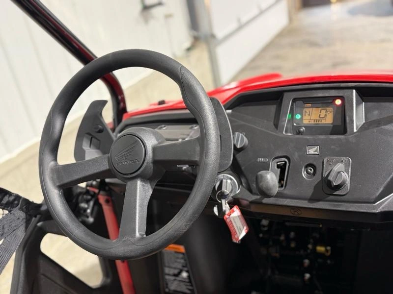 2026 Honda Pioneer 520 alt