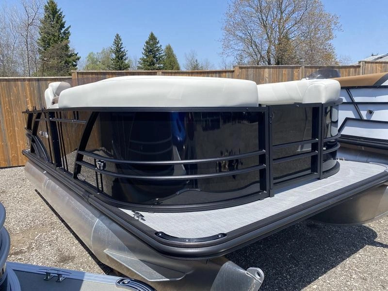 2025 Sylvan Mirage 818 Cruise alt