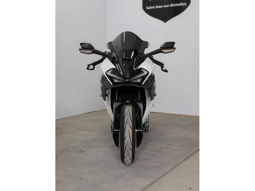 2026 Cfmoto 675 Ss Blanc alt