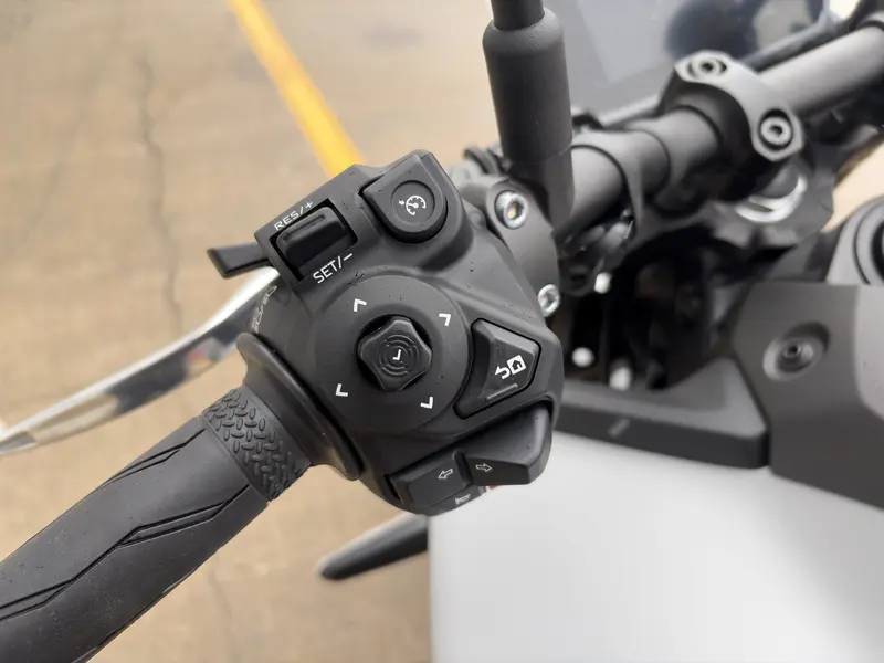 2026 Yamaha MT-09 thumbnail 8