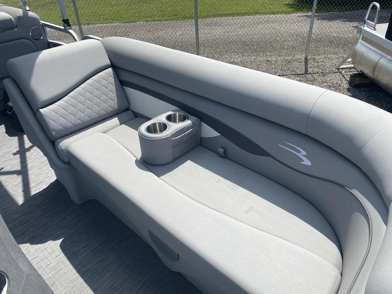 2023 Bennington Marine 20 Svsr alt