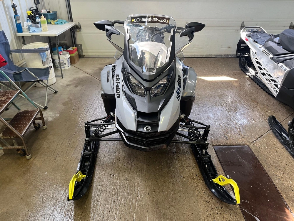 Ski-doo Renegade Adrenaline 900 Ace Turbor 2026 alt
