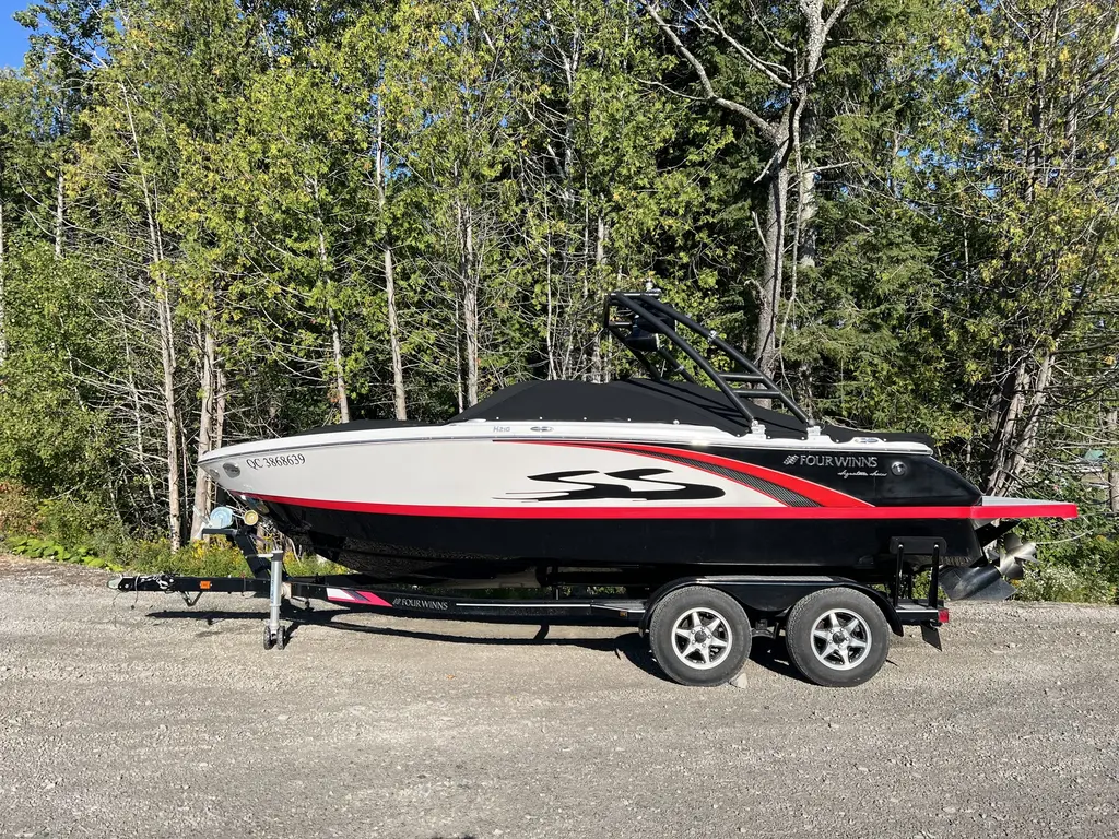 Four Winns H210 SS 2013