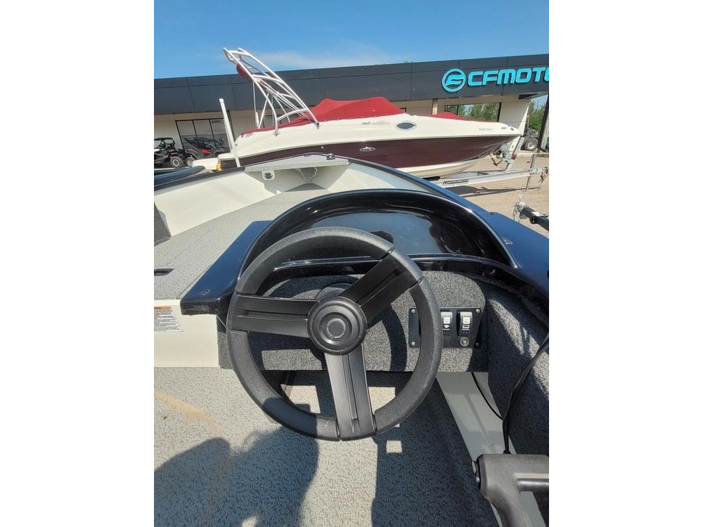 2023 Legend Boats R15 Sc alt