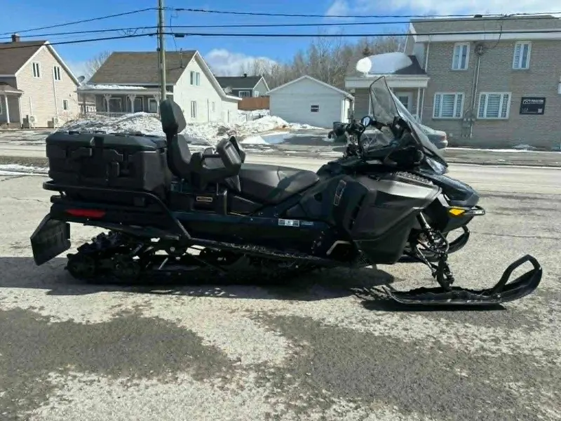 2023 Ski-Doo EXPEDITION SE 900 TURBO 1.5