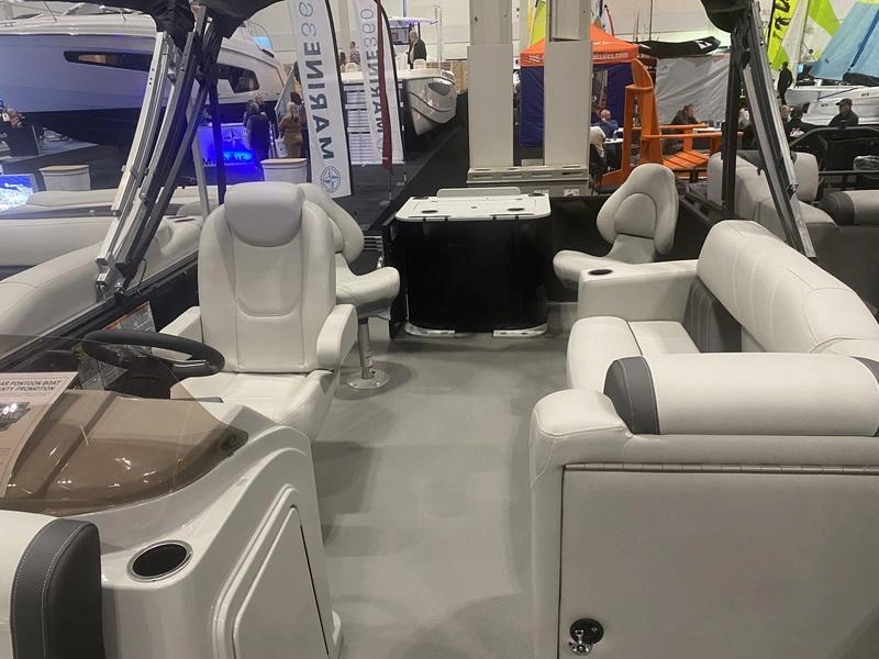 2026 Other Mirage 820 Party Fish alt