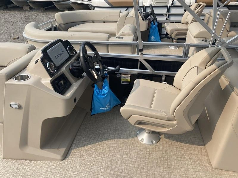 2023 Legend Boats Q-series Le 19 Lounge alt