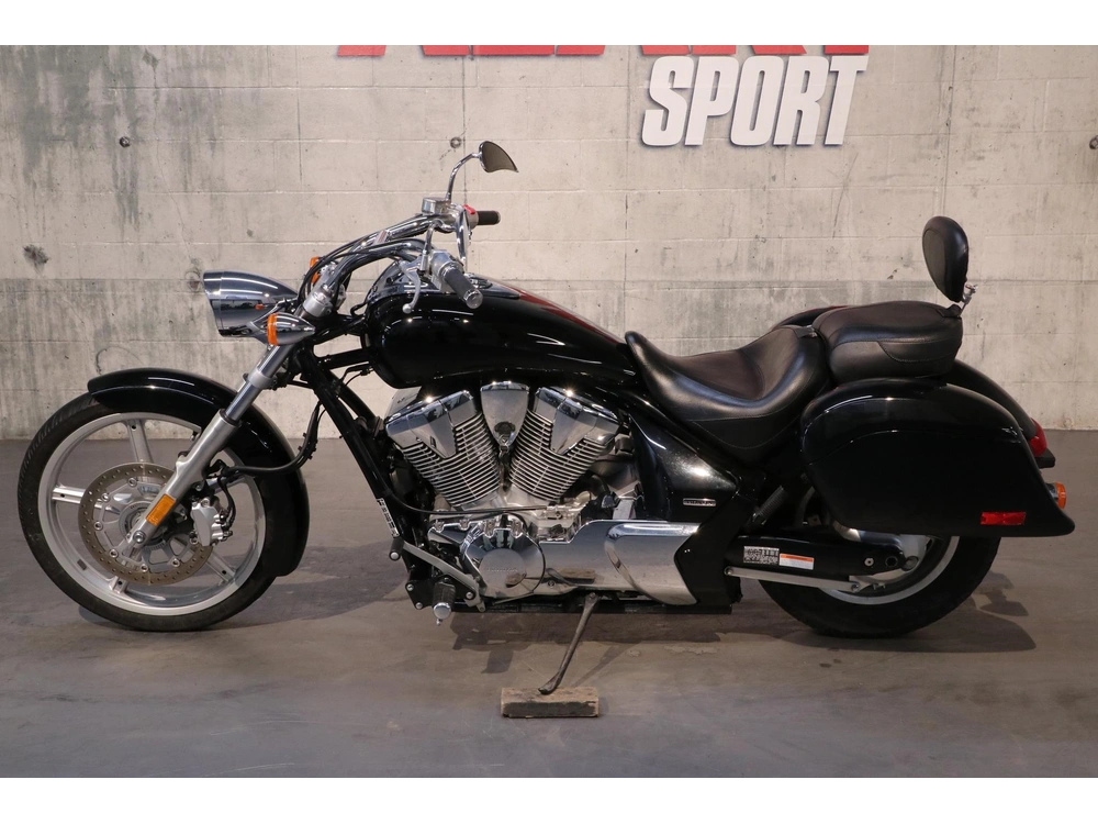 Honda Vt1300 2010 alt