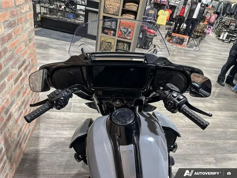 2026 Harley-Davidson Street Glide Limited thumbnail 11