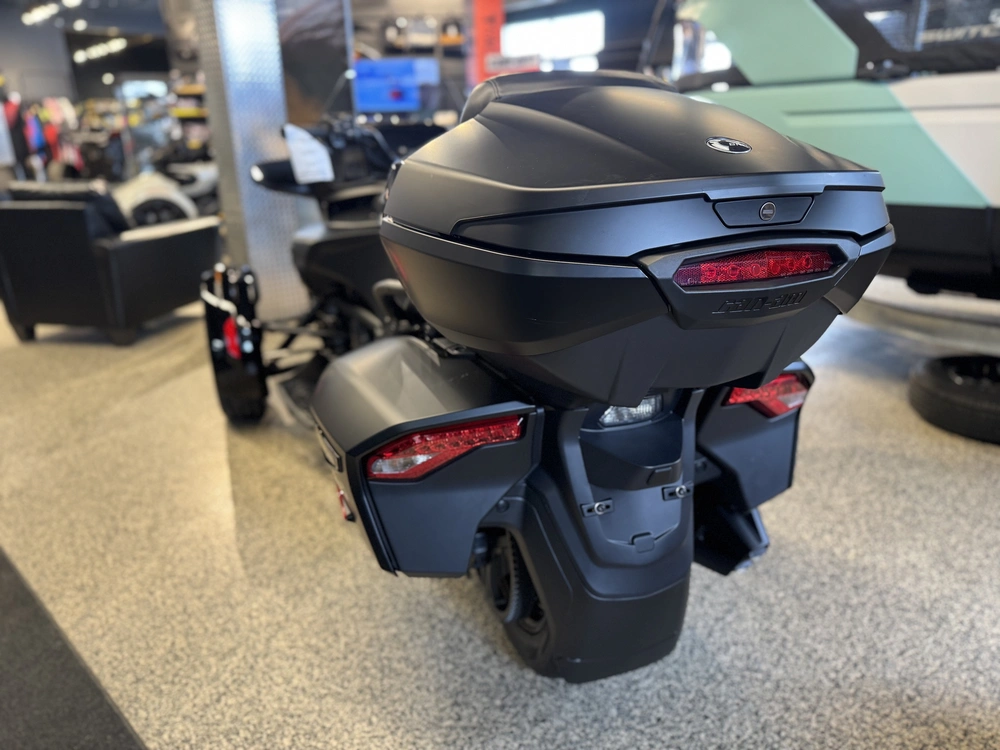 Can-am F3 Limited 2026 alt