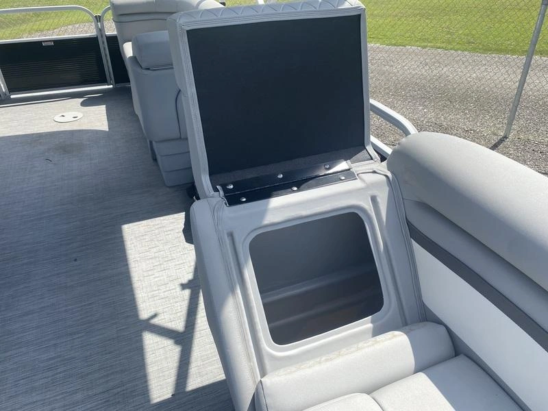 2023 Bennington Marine 20 Svsr alt