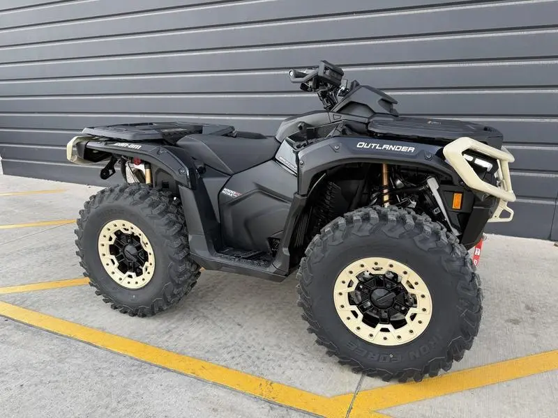 Can-Am Outlander Backcountry 1000R Stealth Black 2026