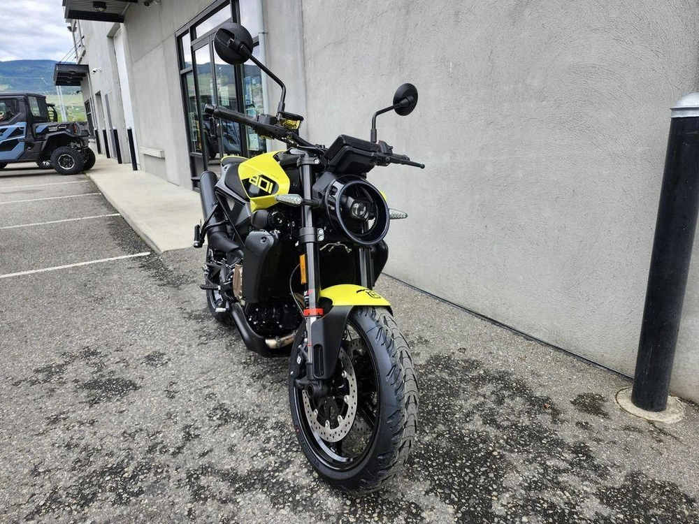 2025 Husqvarna Vitpilen 801 alt