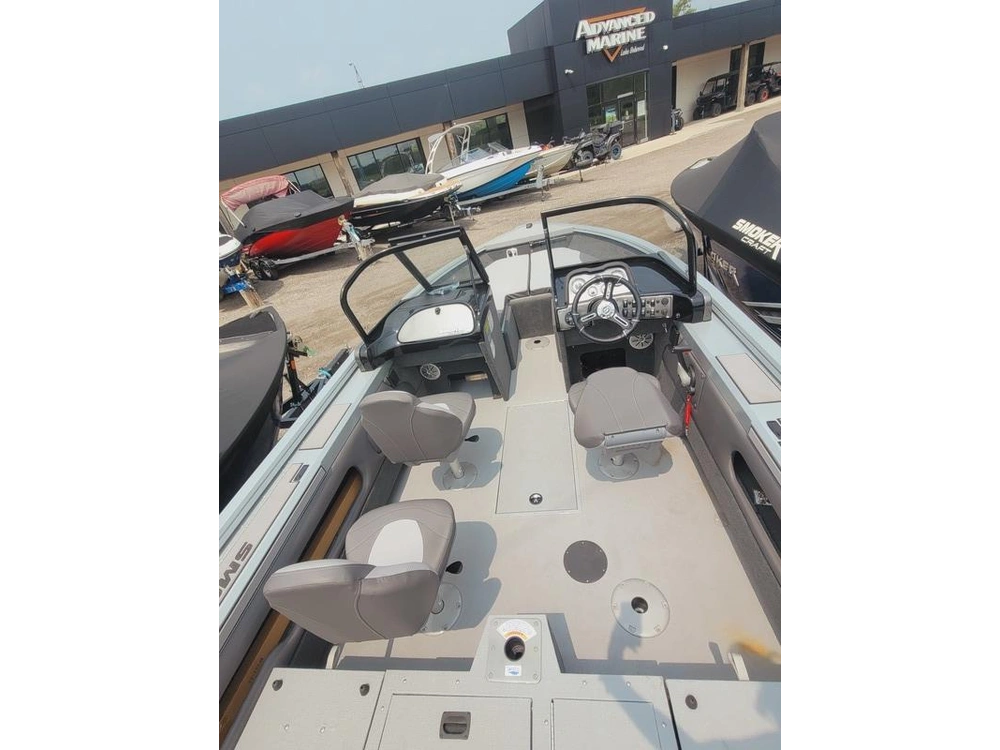 2023 Smoker-craft Ultima 182 alt