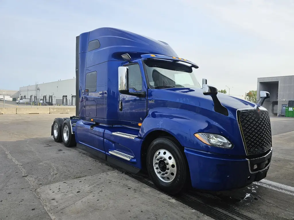 International 2026LT625