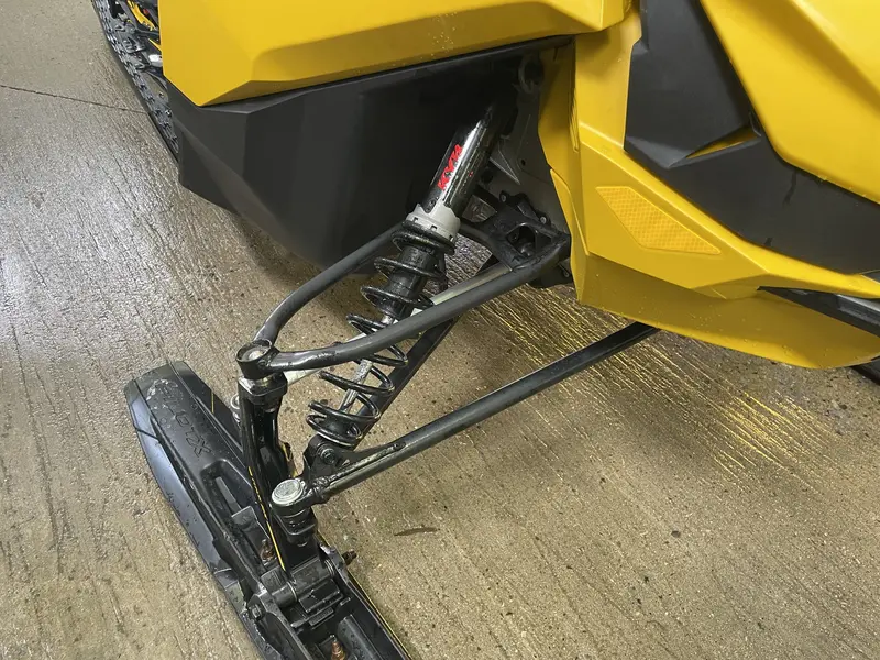 Ski-Doo MXZ Adrenaline 850 Etec 137" 2025