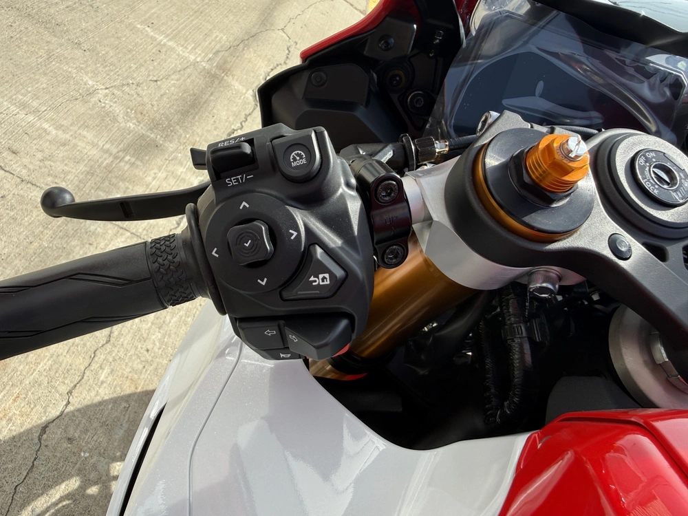 Yamaha Yzf-r7 70e Anniversaire 2026 alt