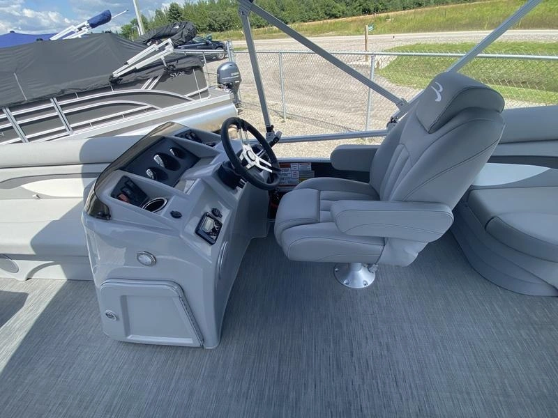 2023 Bennington Marine 20 Svsr alt