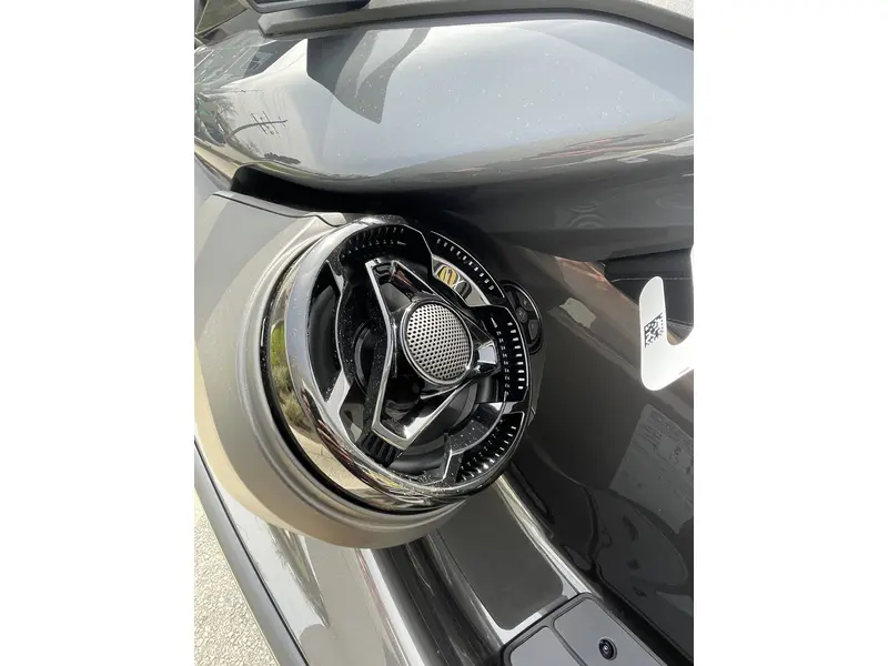 2025 Sea-Doo GTR-X 300 (Sound system) thumbnail 8