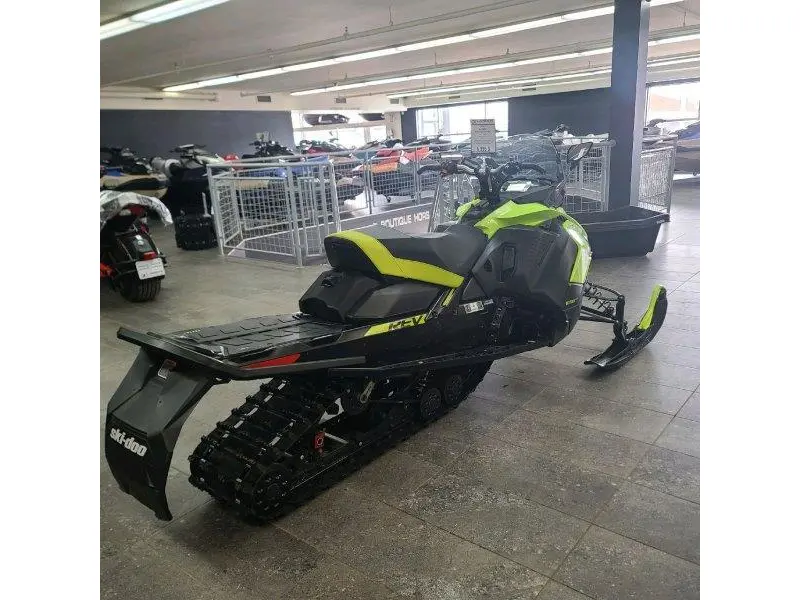 Ski-Doo renegade adrenaline 900 2020