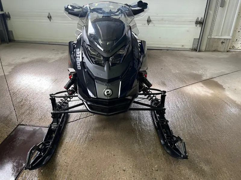 2025 Ski-Doo MXZ X 850 ETEC 137"