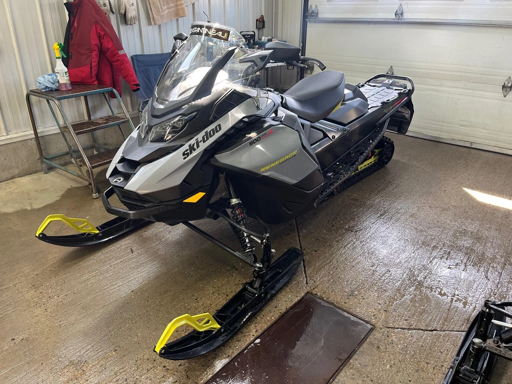 Ski-doo Renegade Adrenaline 900 Ace Turbor 2026 alt