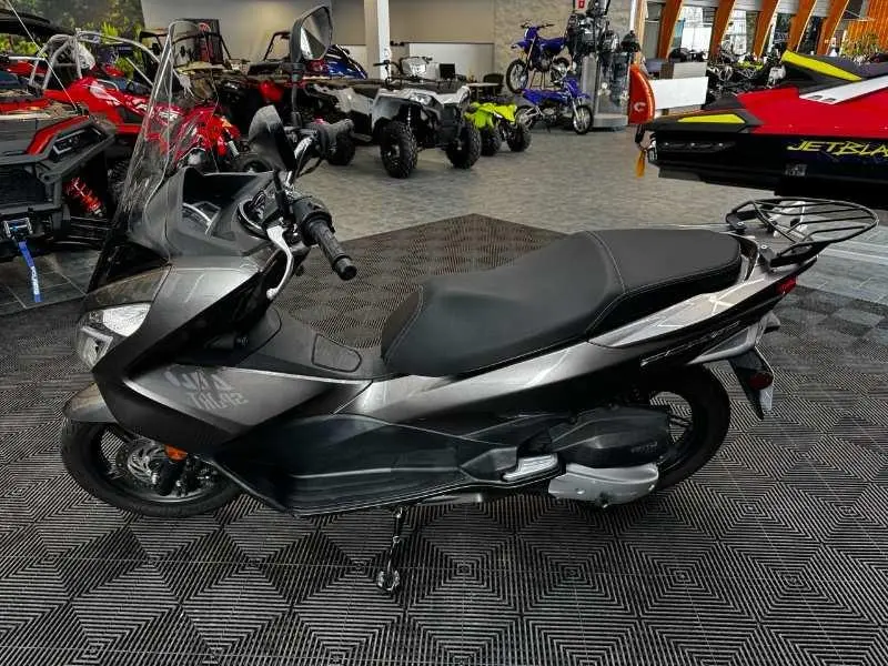 2015 Honda PCX 150 thumbnail 9