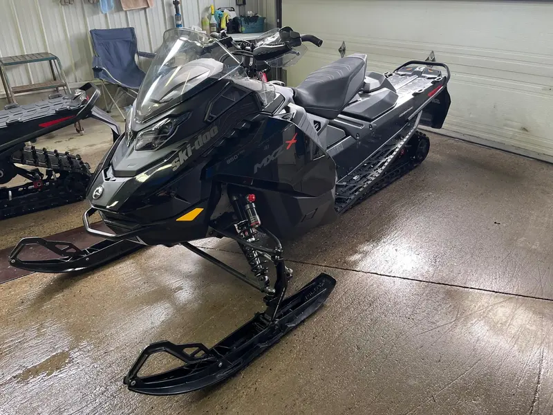 2025 Ski-Doo MXZ X 850 ETEC 137"