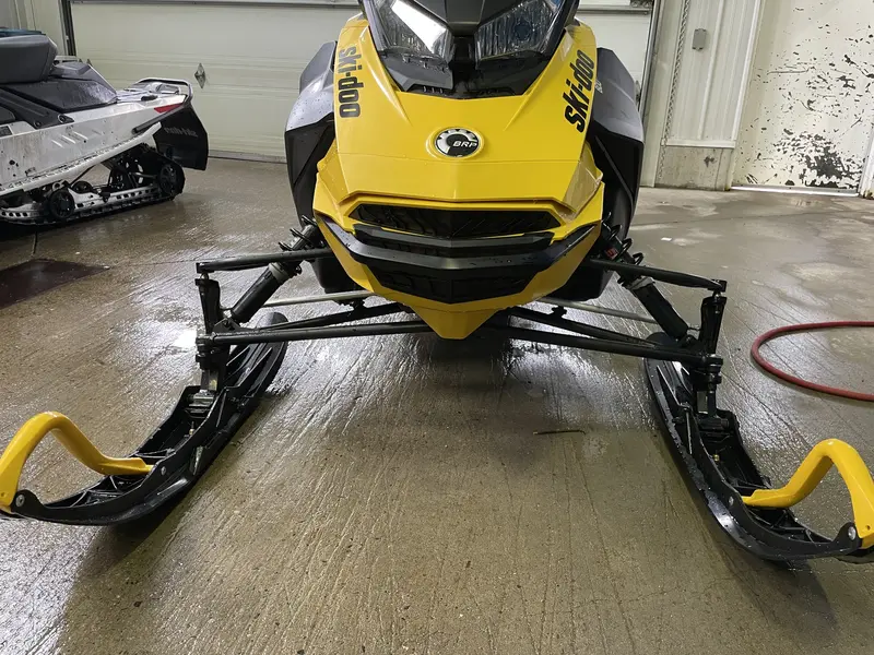 2025 Ski-Doo MXZ Sport 600 EFI 137"