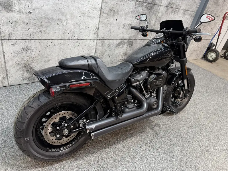 Harley-Davidson Fat Bob 114 FXFBS | Vance & Hines 2021