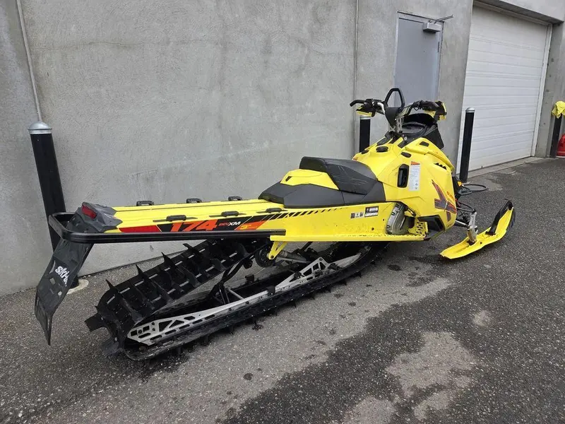 Ski-Doo Summit X 174 T3 2015