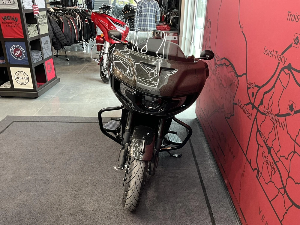 Indian Motorcycle Challenger Dark Horse 112 2026 alt