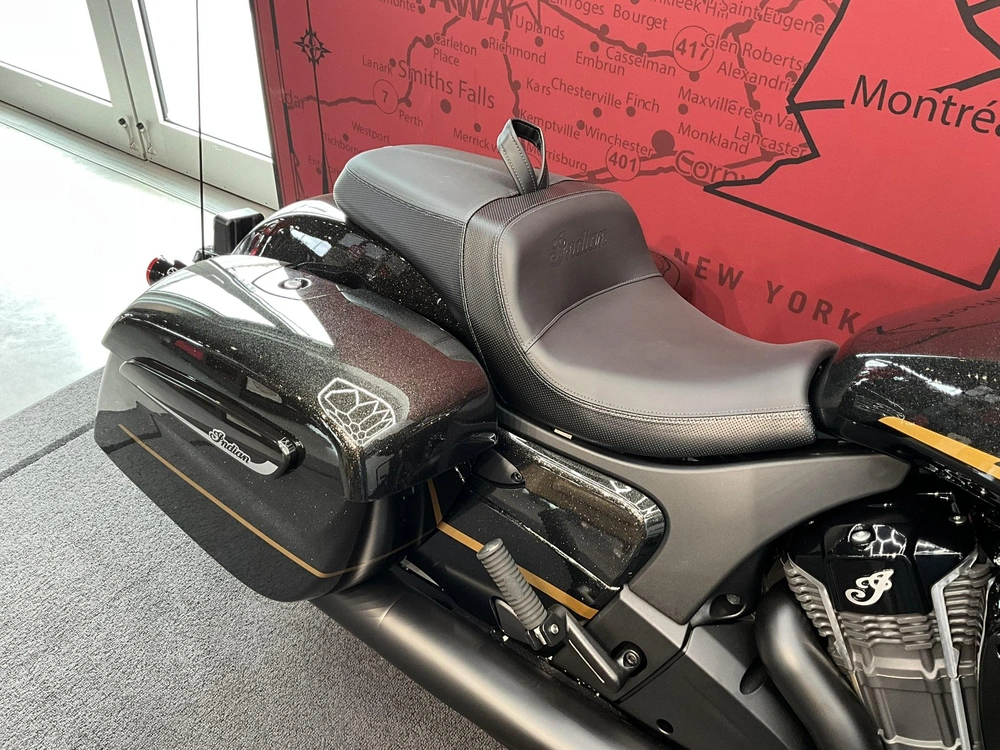 Indian Motorcycle Challenger Dark Horse 112 2026 alt