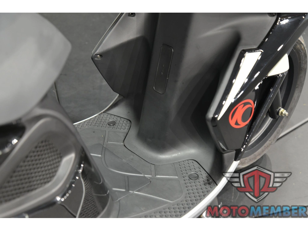 2013 Kymco Super 8 150 alt