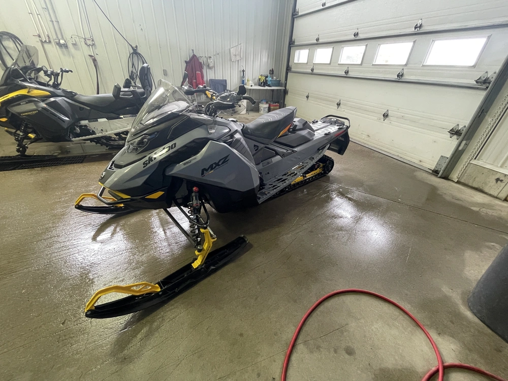 Ski-doo Mxz Blizzard 850 Etec 137" 2025 alt