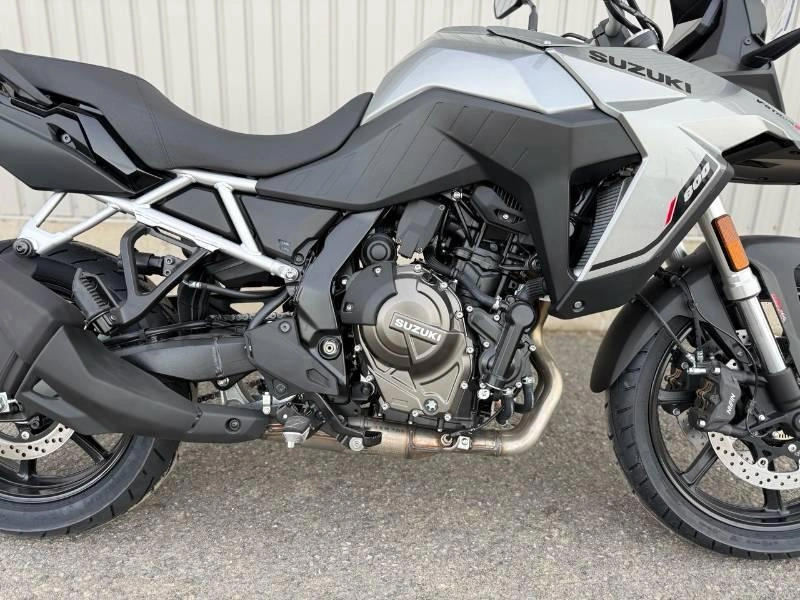 2026 Suzuki V-strom 800 alt