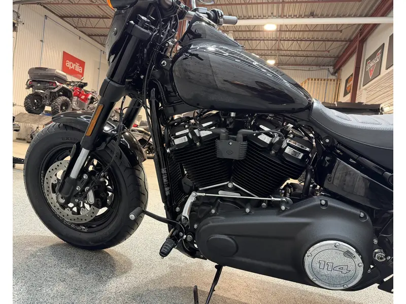 Harley-Davidson Fat Bob 114 FXFBS | Vance & Hines 2021